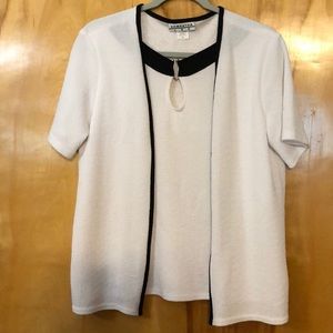 LSamantha Lee Sz Medium White w/Black trim Blouse.